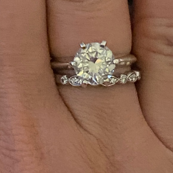 Engagement Ring - Picture 1 of 4